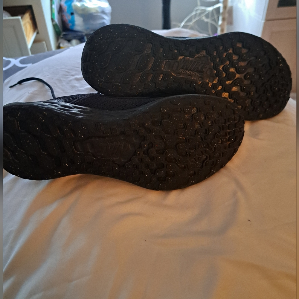 Nwot Nike Revolution Shoes - Picture 7 of 10